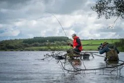 Guru - Aventus 2.7m F1 Landing Net Handle -Carp Fishing Rods Verkoop Winkel grd125 58